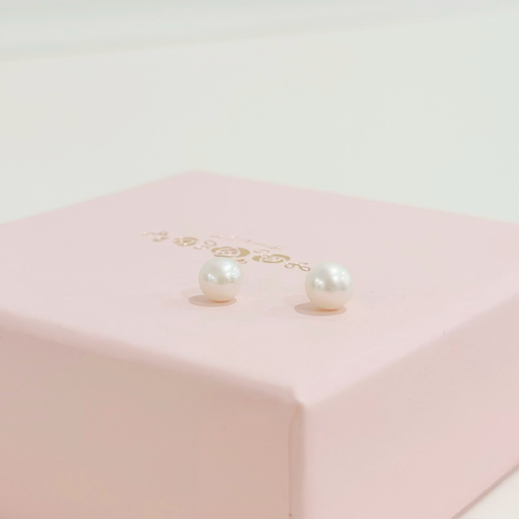 pearl earrings, dainty pearl bracelet, freshwater pearl necklace,  akoya pearl., handmade, sensitive skin, bridal, sterling silver, hypoallergenic, gift idea, seawater pearl, pearl neckace, keshi pearl, baroque pearl, mini pearl, 珍珠 淡水珍珠 ak pearl
海水珍珠 s925 cultural pear present gift for her gift ideas pearl made in Malaysia south sea pearl 米珠 natural pearl mutiara Gift for her Dainty Delicate Minimalist everyday earrings everyday wear lustre near round