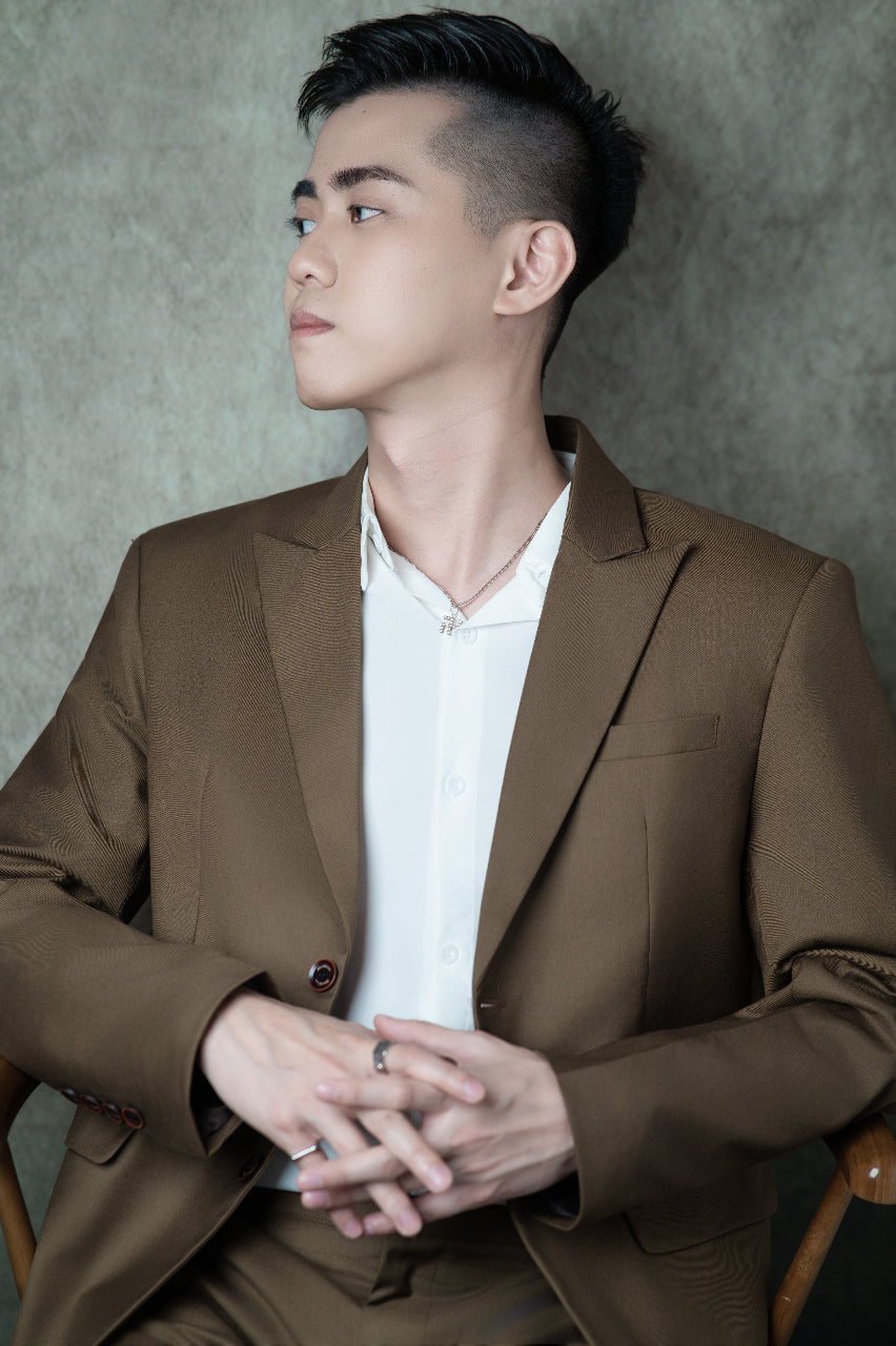 portrait photoshoot photoshooting kl photoshooting celebrity style photo Celebrity-style portrait photoshoot with professional makeover and outfit styling Malaysia portrait photoshoot package wedding photo photoshoot