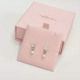 Zhao Lu Si’s Style, Love’s Ambition Earrings, c-drama earrings, chinese drama, c-drama, Xu Yan earrings, Qiao Yan earrings, classic pearl earrings, drop pearl earrings, 《许我耀眼》
Gift set for her / hadiah untuk wanita / 送给她的礼物。Perfect for best friend / sahabat baik / 最好的朋友 / 心爱的耳环、手链和戒指。Made in Korea / 制造于韩国 /.Dainty jewellery / 简约精致首饰 / barang kemas halus. 925 sterling silver / 925纯银 / perak tulen 925. Anti-tarnish / 防氧化 / tahan karat. Suitable for daily wear, keshi pearl, baroque pearl, pearl, 珍珠 淡水珍珠 ak