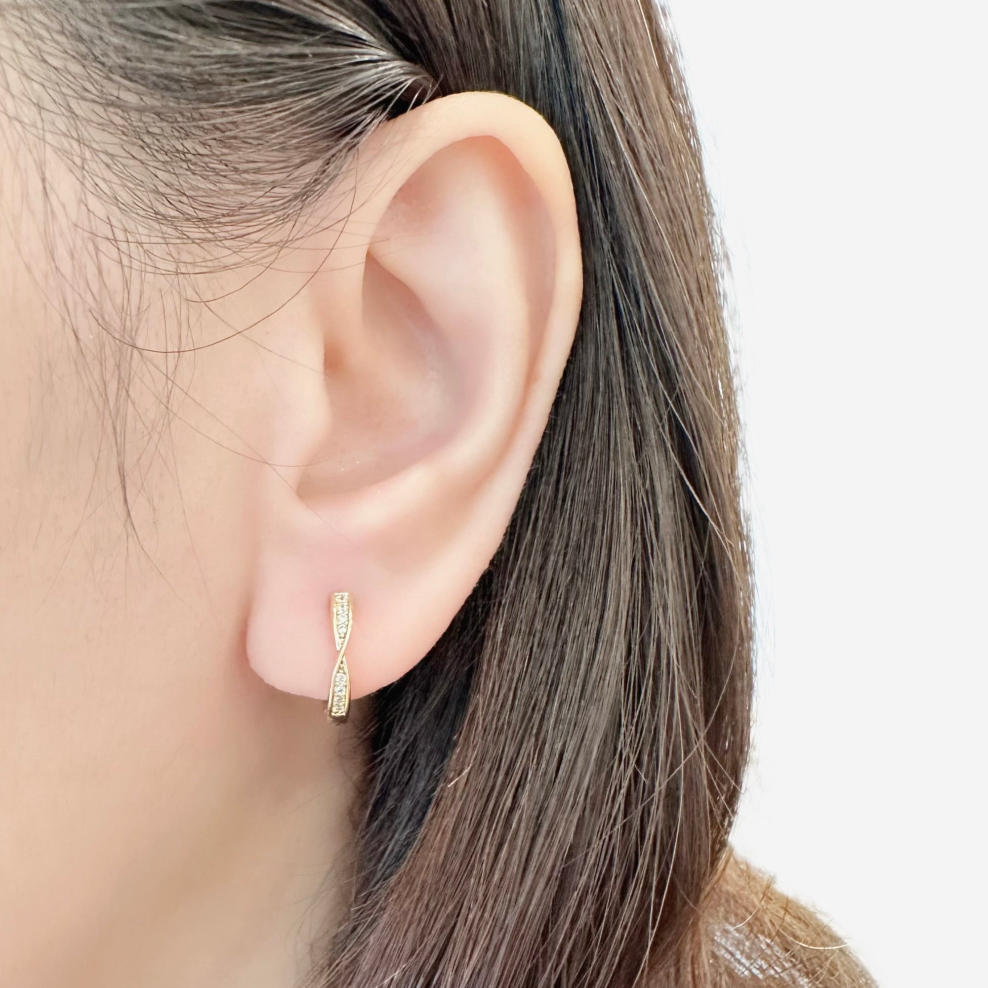 korean earrings bracelet jewellery Malaysia necklace korean jewellery rings earrings malaysia korean style earrings jewellery accessories hypoallergenic earrings ear cuff huggies silver necklace made in korea jewelry fashion jewellery malaysia earrings online shop malaysia Gift idea Gift for her Made in Korea Cubic Zirconia 925 Sterling Silver No Piercing Dainty Minimalist Daily wear Bestie Korean Anting Cincin Clip on 韩国耳环 韩国发饰 韩国饰品 hypoallergenic birthday gift set bridesmaid aurelia atelier