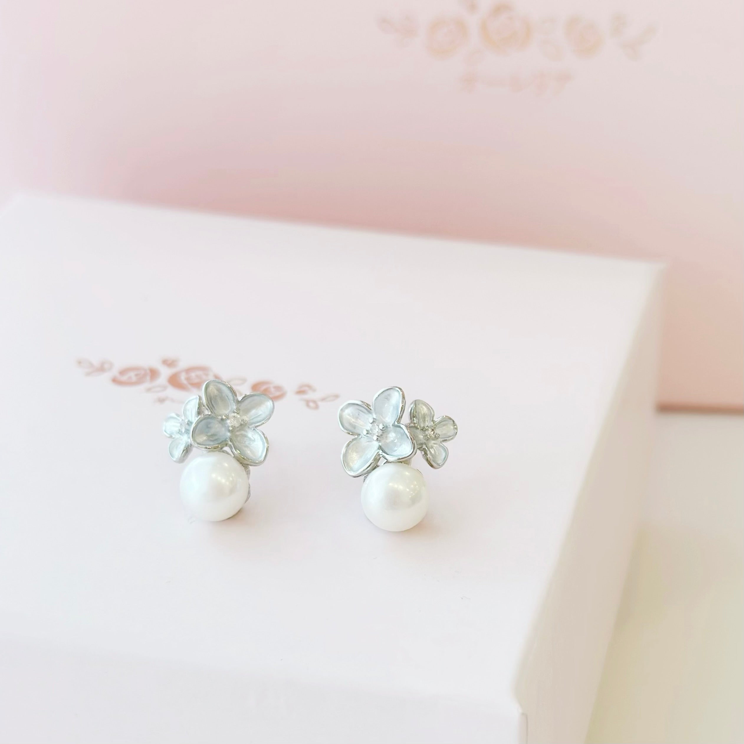 pearl earrings, dainty pearl bracelet, freshwater pearl necklace,  akoya pearl., handmade, sensitive skin, bridal, sterling silver, hypoallergenic, gift idea, seawater pearl, pearl neckace, keshi pearl, baroque pearl, mini pearl, 珍珠 淡水珍珠 ak pearl
海水珍珠 s925 cultural pear present gift for her gift ideas pearl made in Malaysia south sea pearl 米珠 natural pearl mutiara Gift for her Dainty Delicate Minimalist everyday earrings everyday wear lustre near round