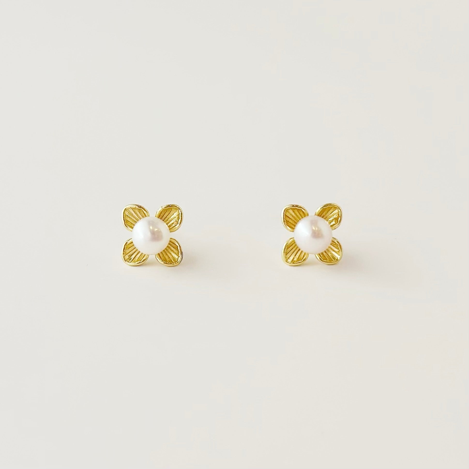 pearl earrings, dainty pearl bracelet, freshwater pearl necklace,  akoya pearl., handmade, sensitive skin, bridal, sterling silver, hypoallergenic, gift idea, seawater pearl, pearl neckace, keshi pearl, baroque pearl, mini pearl, 珍珠 淡水珍珠 ak pearl
海水珍珠 s925 cultural pearl present gift for her gift ideas pearl made in Malaysia south sea pearl 米珠 natural pearl mutiara Gift for her Dainty Delicate Minimalist everyday earrings everyday wear lustre near round mutiara  akoya mikimoto