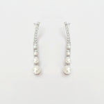 Zhao Lu Si’s Style, Love’s Ambition Earrings, c-drama earrings, chinese drama, c-drama, Xu Yan earrings, Qiao Yan earrings, classic pearl earrings, drop pearl earrings, 《许我耀眼》
Gift set for her / hadiah untuk wanita / 送给她的礼物。Perfect for best friend / sahabat baik / 最好的朋友 / 心爱的耳环、手链和戒指。Made in Korea / 制造于韩国 /.Dainty jewellery / 简约精致首饰 / barang kemas halus. 925 sterling silver / 925纯银 / perak tulen 925. Anti-tarnish / 防氧化 / tahan karat. Suitable for daily wear, keshi pearl, baroque pearl, pearl, 珍珠 淡水珍珠 ak