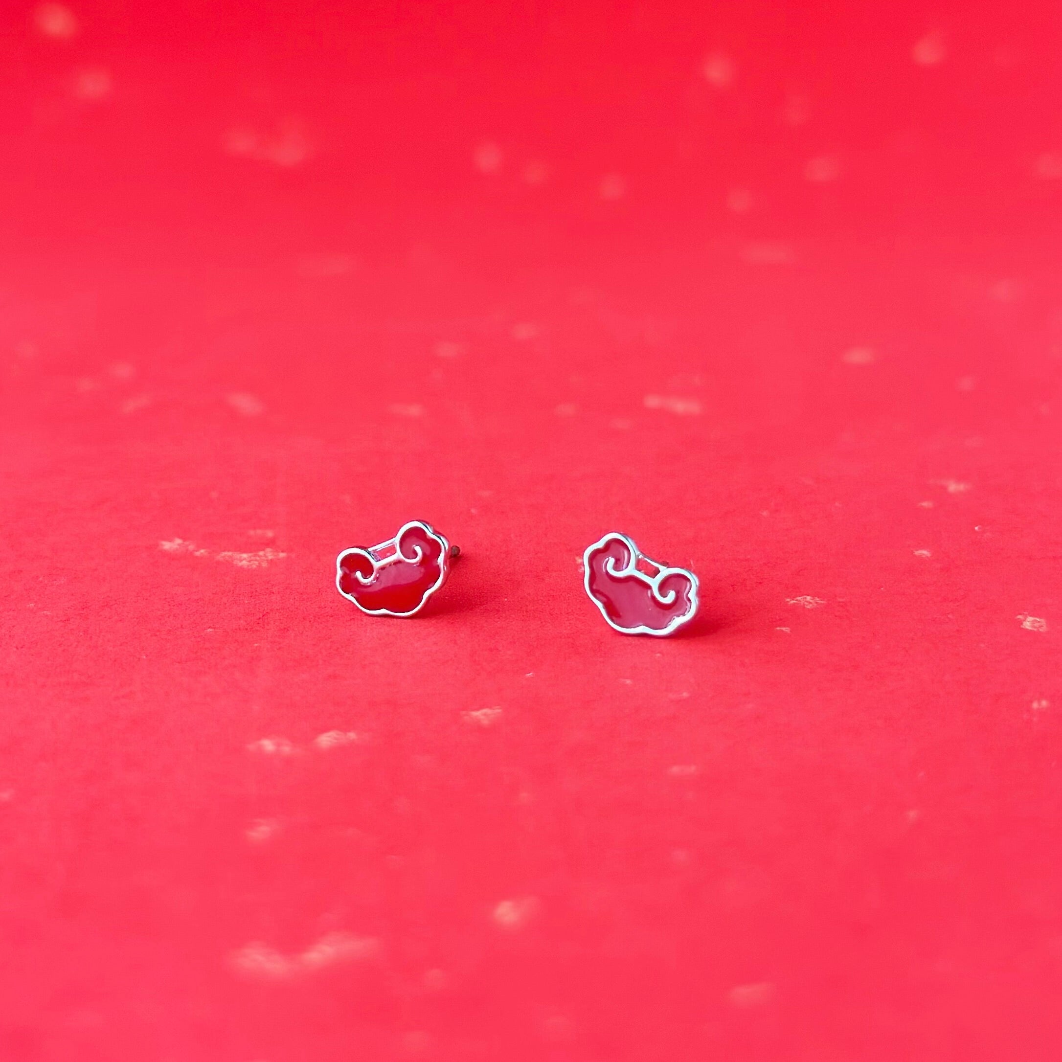 Gift set for her / hadiah untuk wanita / 送给她的礼物。Perfect for best friend / sahabat baik / 最好的朋友。Includes beloved earrings, bracelet, and ring / 心爱的耳环、手链和戒指。Made in Korea / 制造于韩国 / buatan Korea. Dainty jewellery / 简约精致首饰 / barang kemas halus. 925 sterling silver / 925纯银 / perak tulen 925. Anti-tarnish / 防氧化 / tahan karat. Suitable for daily wear / 适合日常佩戴 / sesuai untuk dipakai setiap hari. 平安锁, cny earrings 新年