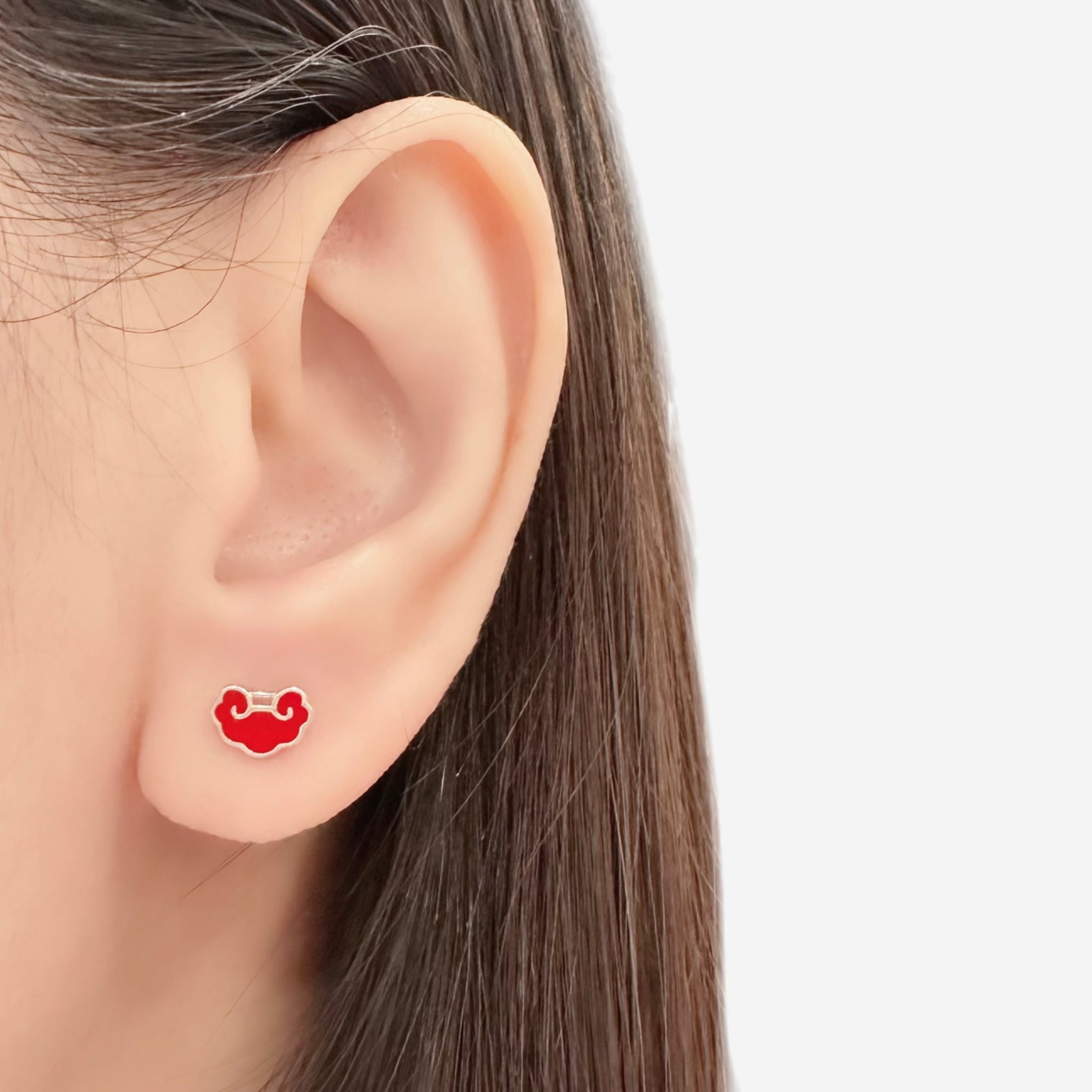 Gift set for her / hadiah untuk wanita / 送给她的礼物。Perfect for best friend / sahabat baik / 最好的朋友。Includes beloved earrings, bracelet, and ring / 心爱的耳环、手链和戒指。Made in Korea / 制造于韩国 / buatan Korea. Dainty jewellery / 简约精致首饰 / barang kemas halus. 925 sterling silver / 925纯银 / perak tulen 925. Anti-tarnish / 防氧化 / tahan karat. Suitable for daily wear / 适合日常佩戴 / sesuai untuk dipakai setiap hari. 平安锁, cny earrings 新年