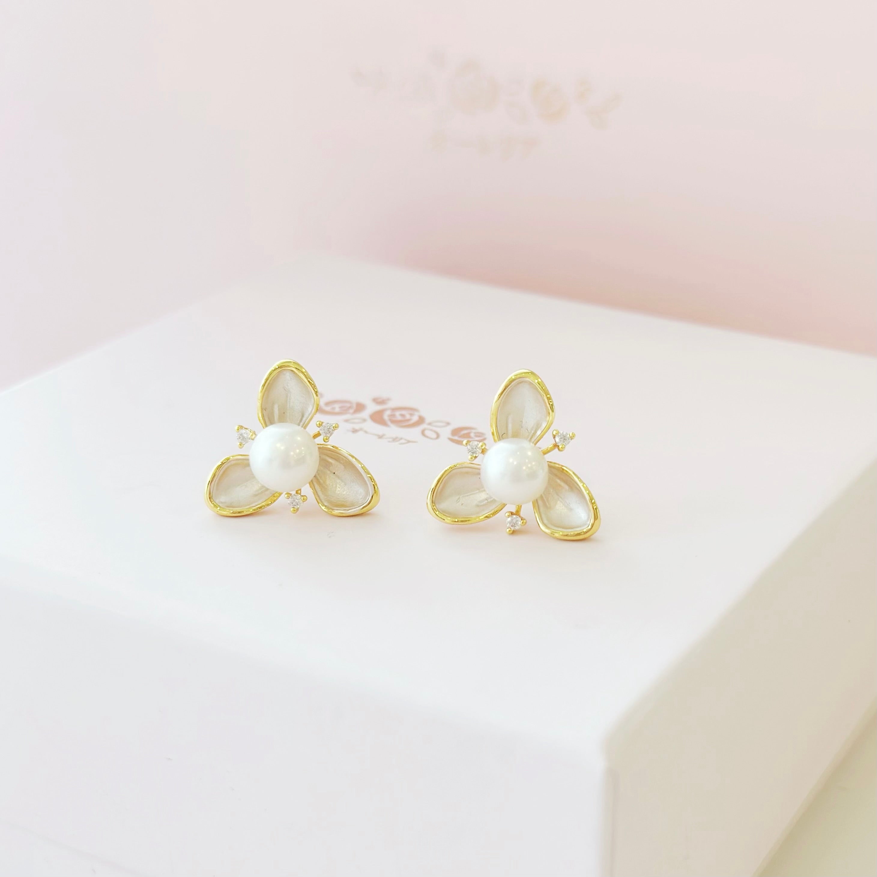 pearl earrings, dainty pearl bracelet, freshwater pearl necklace,  akoya pearl., handmade, sensitive skin, bridal, sterling silver, hypoallergenic, gift idea, seawater pearl, pearl neckace, keshi pearl, baroque pearl, mini pearl, 珍珠 淡水珍珠 ak pearl
海水珍珠 s925 cultural pear present gift for her gift ideas pearl made in Malaysia south sea pearl 米珠 natural pearl mutiara Gift for her Dainty Delicate Minimalist everyday earrings everyday wear lustre near round