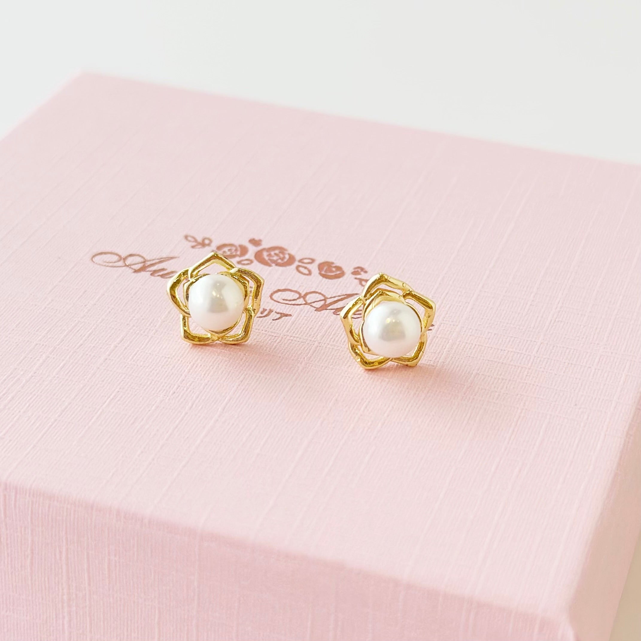 pearl earrings, dainty pearl bracelet, freshwater pearl necklace,  akoya pearl., handmade, sensitive skin, bridal, sterling silver, hypoallergenic, gift idea, seawater pearl, pearl neckace, keshi pearl, baroque pearl, mini pearl, 珍珠 淡水珍珠 ak pearl
海水珍珠 s925 cultural pearl present gift for her gift ideas pearl made in Malaysia south sea pearl 米珠 natural pearl mutiara Gift for her Dainty Delicate Minimalist everyday earrings everyday wear lustre near round mutiara  akoya mikimoto
