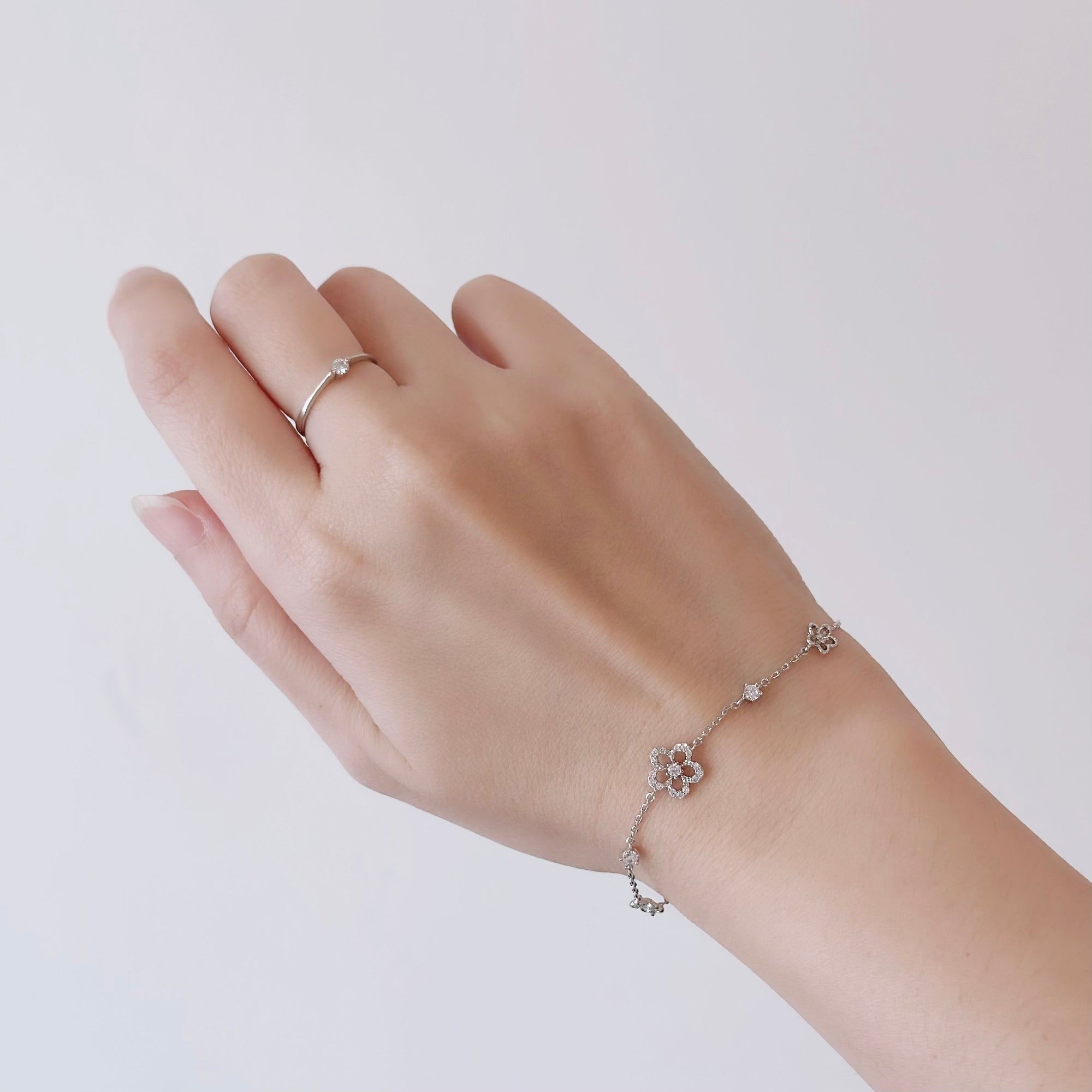 Secret Blossom Bracelet in silver / ROSE GOLD with crystal daisy flower charms