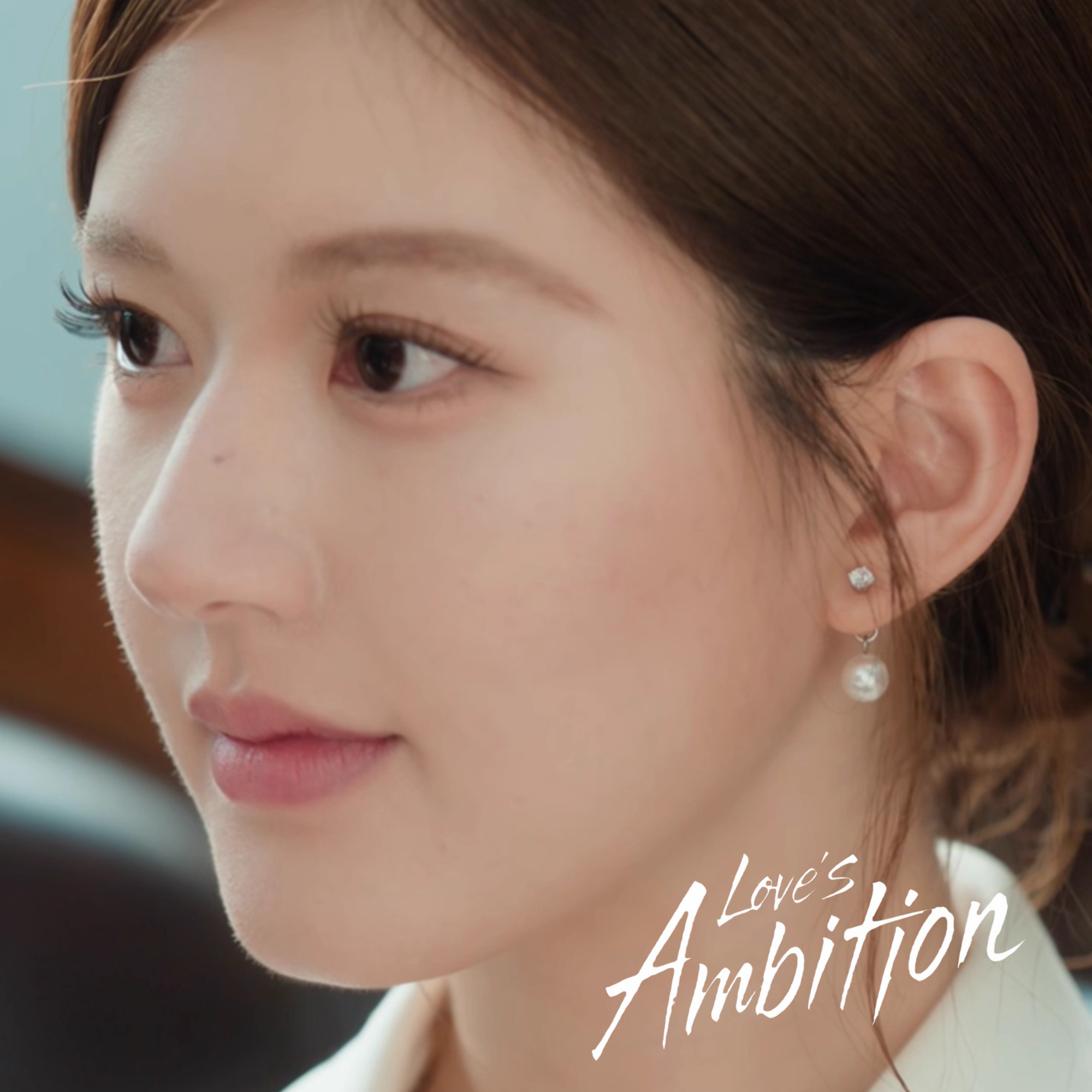 Zhao Lu Si’s Style, Love’s Ambition Earrings, c-drama earrings, chinese drama, c-drama, Xu Yan earrings, Qiao Yan earrings, classic pearl earrings, drop pearl earrings, 《许我耀眼》
Gift set for her / hadiah untuk wanita / 送给她的礼物。Perfect for best friend / sahabat baik / 最好的朋友。Includes beloved earrings, bracelet, and ring / 心爱的耳环、手链和戒指。Made in Korea / 制造于韩国 /.Dainty jewellery / 简约精致首饰 / barang kemas halus. 925 sterling silver / 925纯银 / perak tulen 925. Anti-tarnish / 防氧化 / tahan karat. Suitable for daily wear