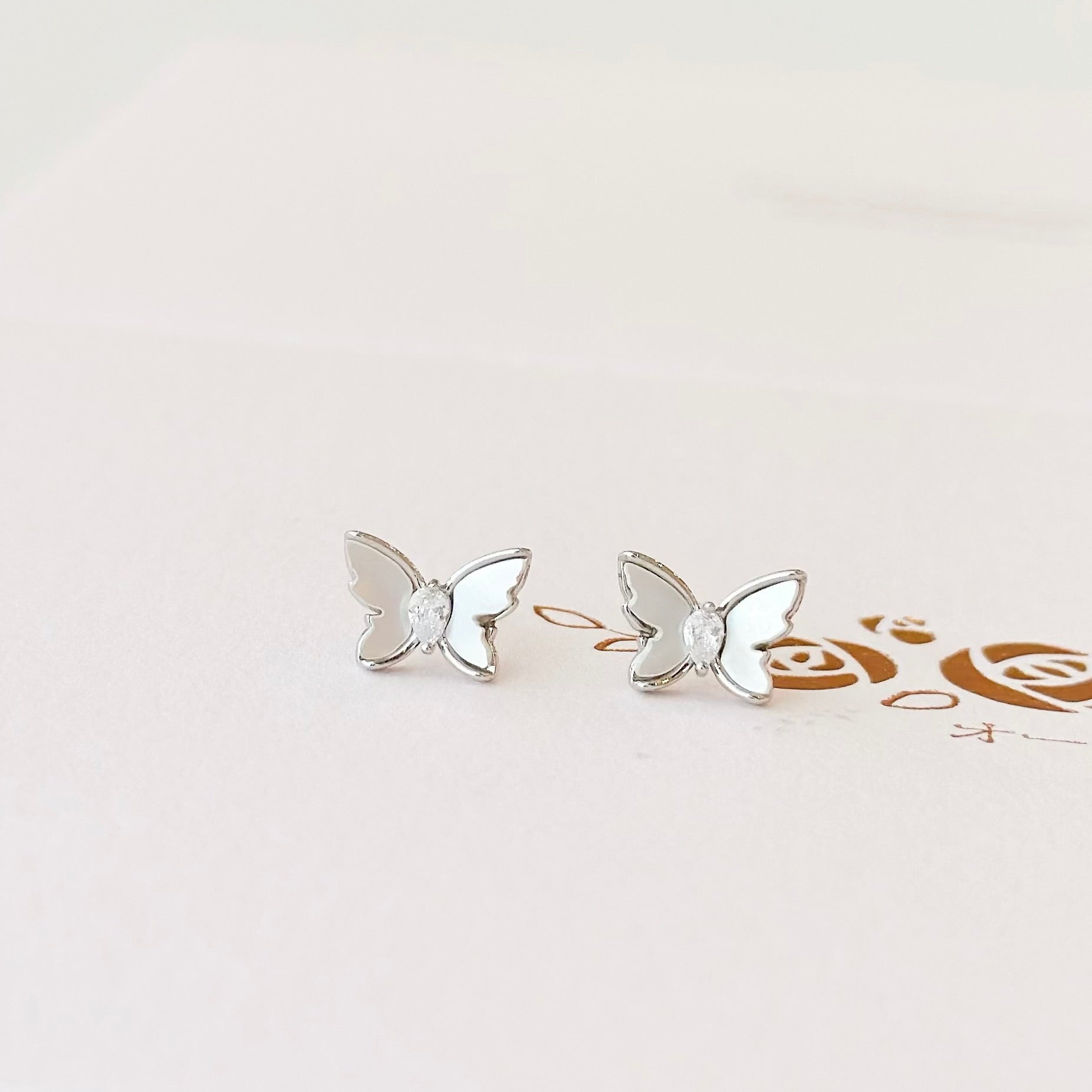 Gift set for her, hadiah untuk wanita, 送给她的礼物, bracelet, ring, necklace, earrings, korean earrings, made in korea, dainty jewellery, lazy girl jewellery, S925 silver, 925 sterling silver, huggie earrings, clip on, daily wear, cubic zirconia, bridesmaid gift, gift for her, Malaysia online shop, fashion jewellery, Korean jewellery accessories, sensitive skin, tahan karat, 适合日常佩戴, anting, rantai tangan, rantai leher, cincin, gift idea, no piercing, earrings malaysia, subang, Pearl, Freshwater pearl, 韩国发饰, 韩国饰品