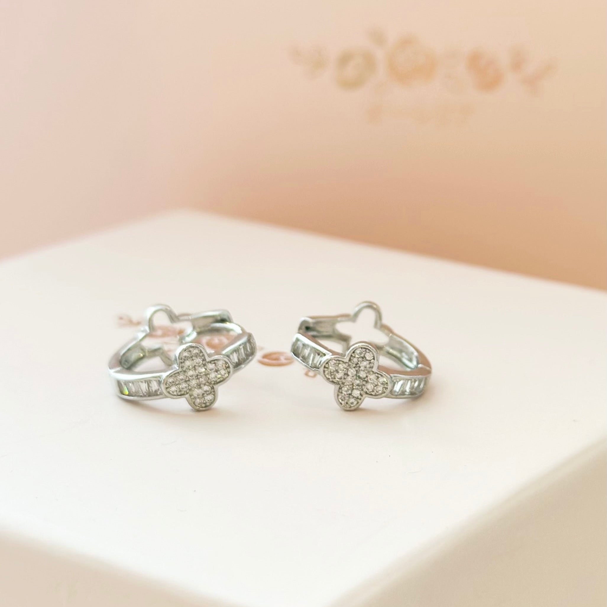korean earrings bracelet jewellery Malaysia necklace korean jewellery rings earrings malaysia korean style earrings jewellery accessories hypoallergenic earrings ear cuff huggies silver necklace made in korea jewelry fashion jewellery malaysia earrings online shop malaysia Gift idea Gift for her Made in Korea Cubic Zirconia 925 Sterling Silver No Piercing Dainty Minimalist Daily wear Bestie Korean Anting Cincin Clip on 韩国耳环 韩国发饰 韩国饰品 hypoallergenic birthday gift set bridesmaid aurelia atelier