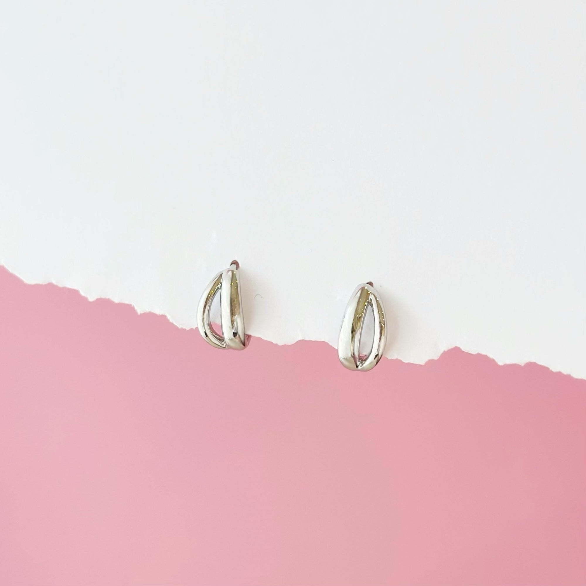 Gift set for her, hadiah untuk wanita, 送给她的礼物, bracelet, ring, necklace, earrings, korean earrings, made in korea, dainty jewellery, lazy girl jewellery, S925 silver, 925 sterling silver, huggie earrings, clip on, daily wear, cubic zirconia, bridesmaid gift, gift for her, Malaysia online shop, fashion jewellery, Korean jewellery accessories, sensitive skin, tahan karat, 适合日常佩戴, anting, rantai tangan, rantai leher, cincin, gift idea, no piercing, earrings malaysia, subang, Pearl, Freshwater pearl, 韩国发饰, 韩国饰品