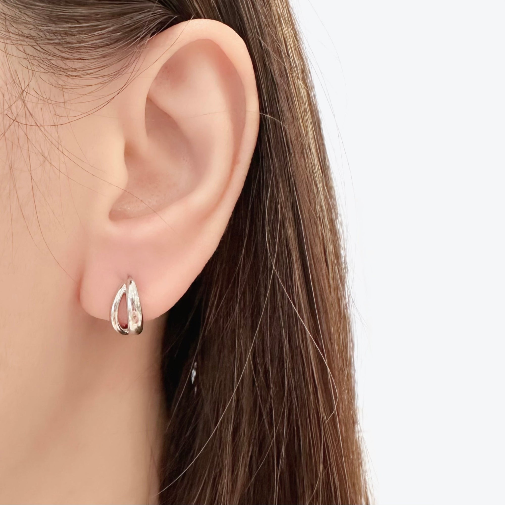 Gift set for her, hadiah untuk wanita, 送给她的礼物, bracelet, ring, necklace, earrings, korean earrings, made in korea, dainty jewellery, lazy girl jewellery, S925 silver, 925 sterling silver, huggie earrings, clip on, daily wear, cubic zirconia, bridesmaid gift, gift for her, Malaysia online shop, fashion jewellery, Korean jewellery accessories, sensitive skin, tahan karat, 适合日常佩戴, anting, rantai tangan, rantai leher, cincin, gift idea, no piercing, earrings malaysia, subang, Pearl, Freshwater pearl, 韩国发饰, 韩国饰品