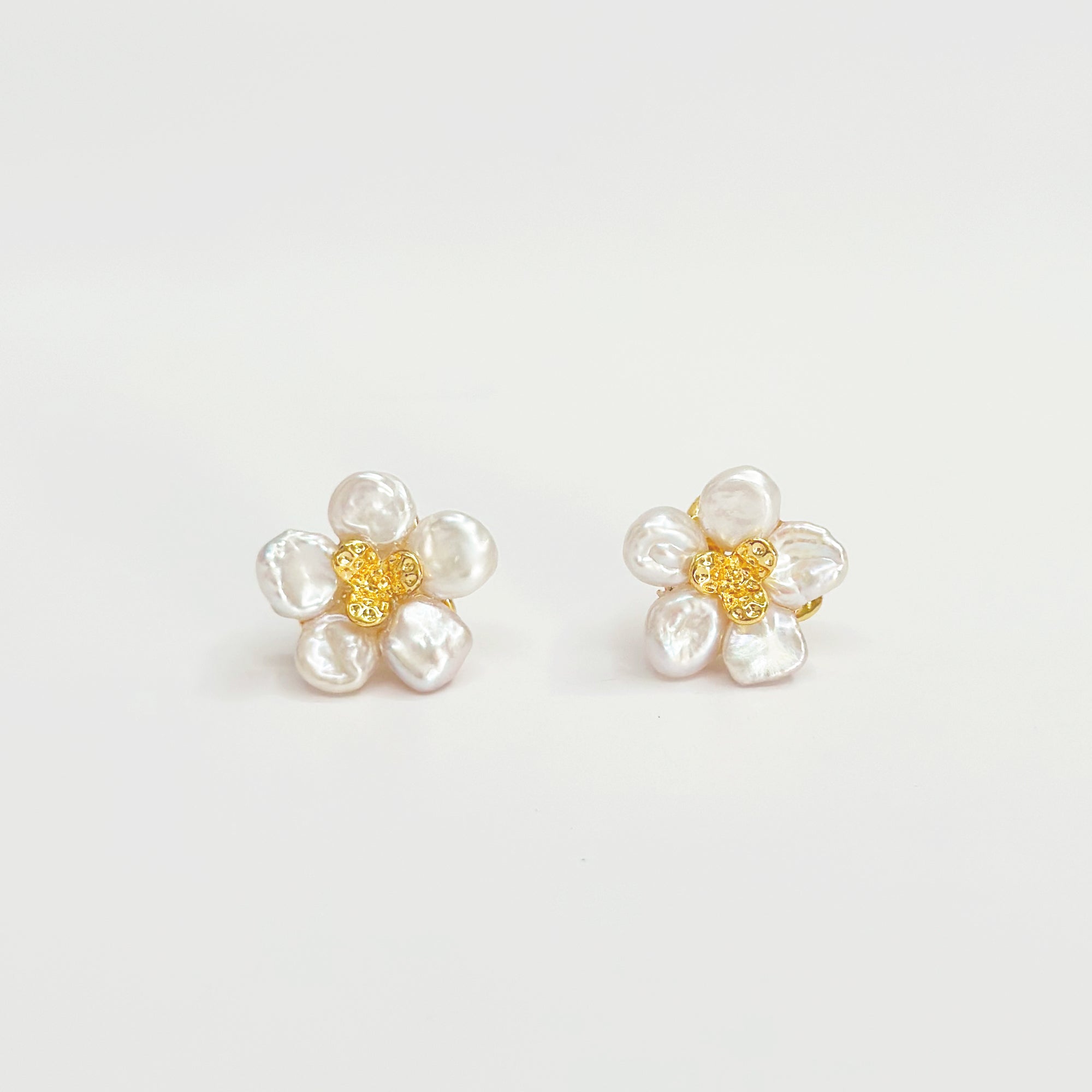 pearl earrings, dainty pearl bracelet, freshwater pearl necklace,  akoya pearl., handmade, sensitive skin, bridal, sterling silver, hypoallergenic, gift idea, seawater pearl, pearl neckace, keshi pearl, baroque pearl, mini pearl, 珍珠 淡水珍珠 ak pearl
海水珍珠 s925 cultural pear present gift for her gift ideas pearl made in Malaysia south sea pearl 米珠 natural pearl mutiara Gift for her Dainty Delicate Minimalist everyday earrings everyday wear lustre  925银针珍珠耳环 巴洛克珍珠 手工制作 饰品 韩国设计 芥子珍珠 ks珍珠