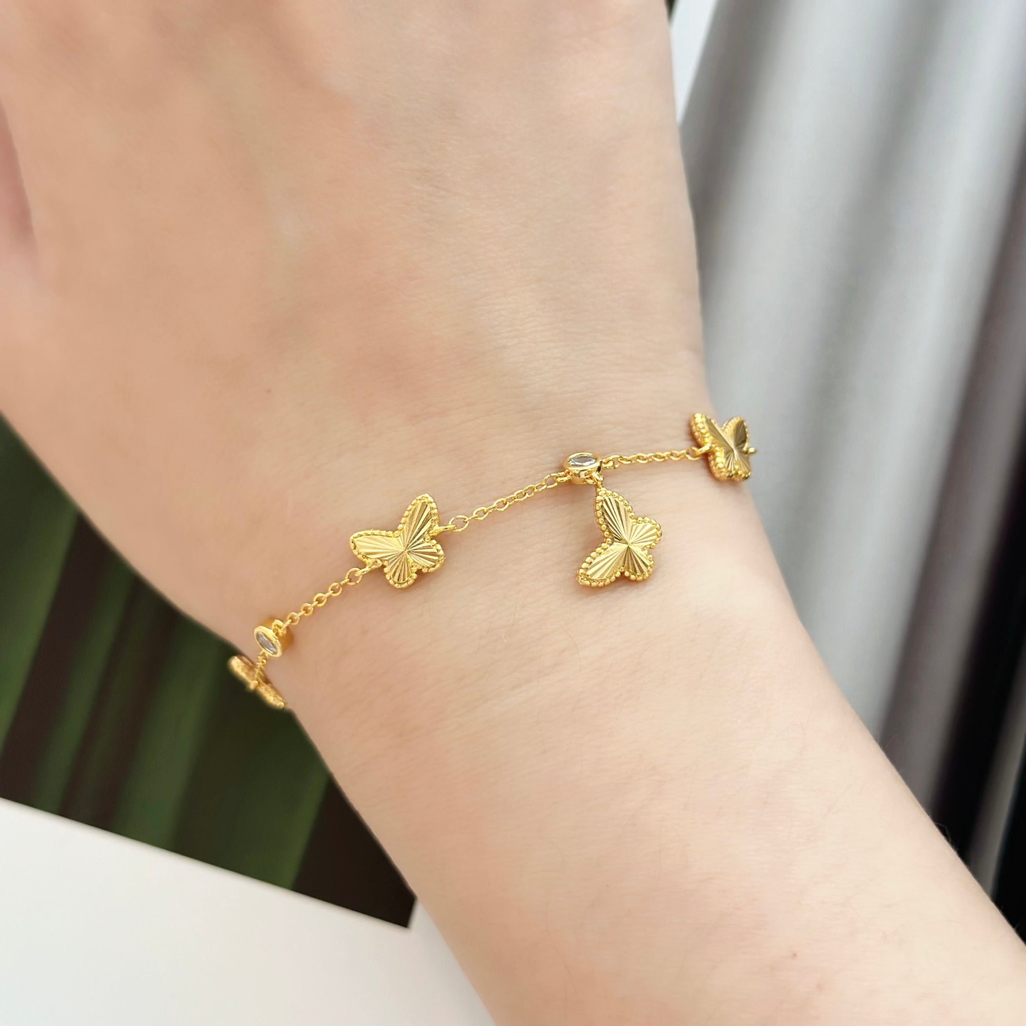 korean earrings bracelet jewellery Malaysia necklace korean jewellery rings earrings malaysia korean style earrings jewellery accessories hypoallergenic earrings huggies silver necklace made in korea jewelry fashion jewellery malaysia earrings online shop malaysia Gift idea Gift for her Made in Korea  Cubic Zirconia 925 Sterling Silver  No Piercing Dainty Minimalist Daily wear Bestie Korean Anting Clip on 韩国耳环 韩国发饰 韩国饰品 hypoallergenic  birthday gift set bridesmaid aurelia atelier 手链 金 24k gold 24k emas