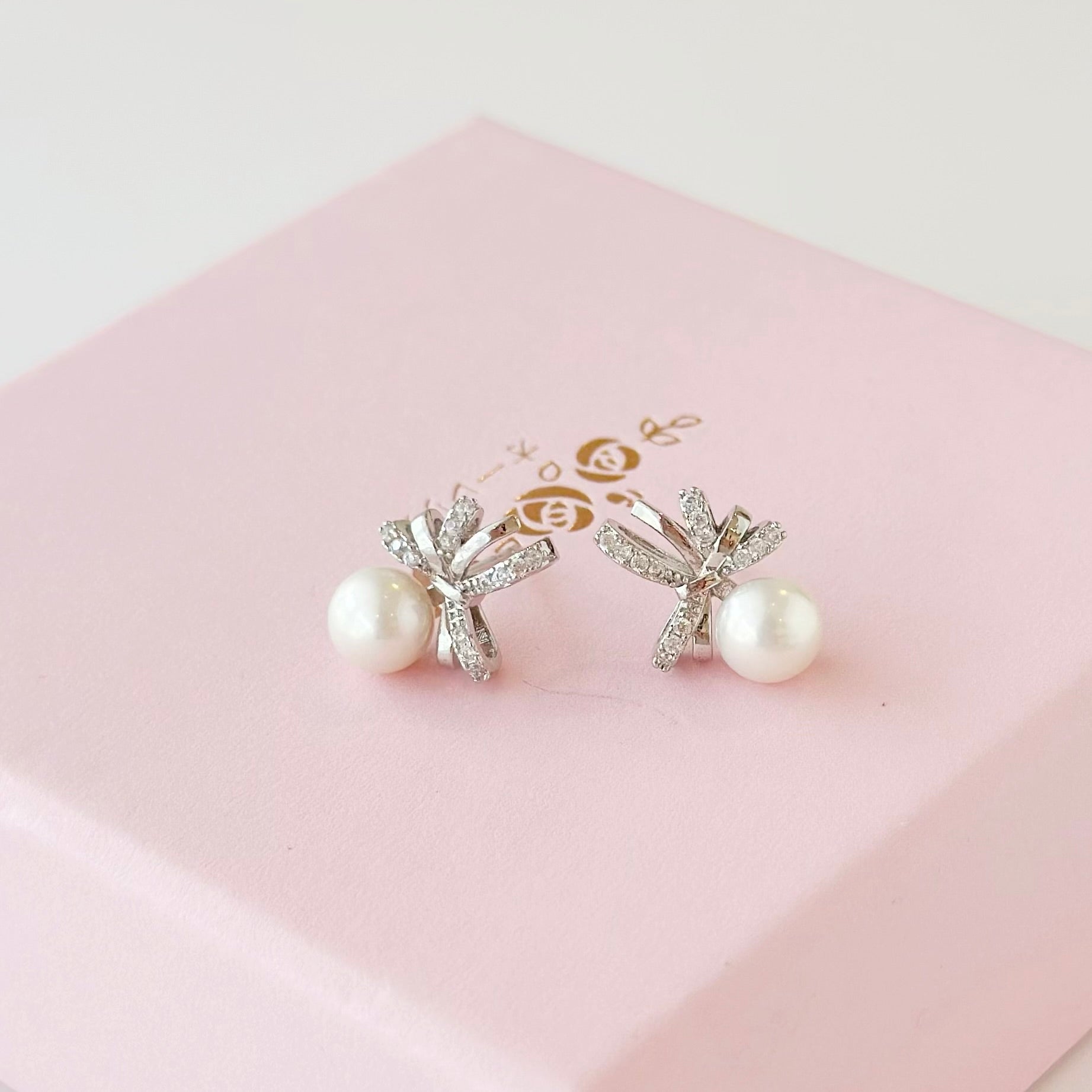 pearl earrings, dainty pearl bracelet, freshwater pearl necklace,  akoya pearl., handmade, sensitive skin, bridal, sterling silver, hypoallergenic, gift idea, seawater pearl, pearl neckace, keshi pearl, baroque pearl, mini pearl, 珍珠 淡水珍珠 ak pearl
海水珍珠 s925 cultural pearl present gift for her gift ideas pearl made in Malaysia south sea pearl 米珠 natural pearl mutiara Gift for her Dainty Delicate Minimalist everyday earrings everyday wear lustre near round mutiara  akoya mikimoto