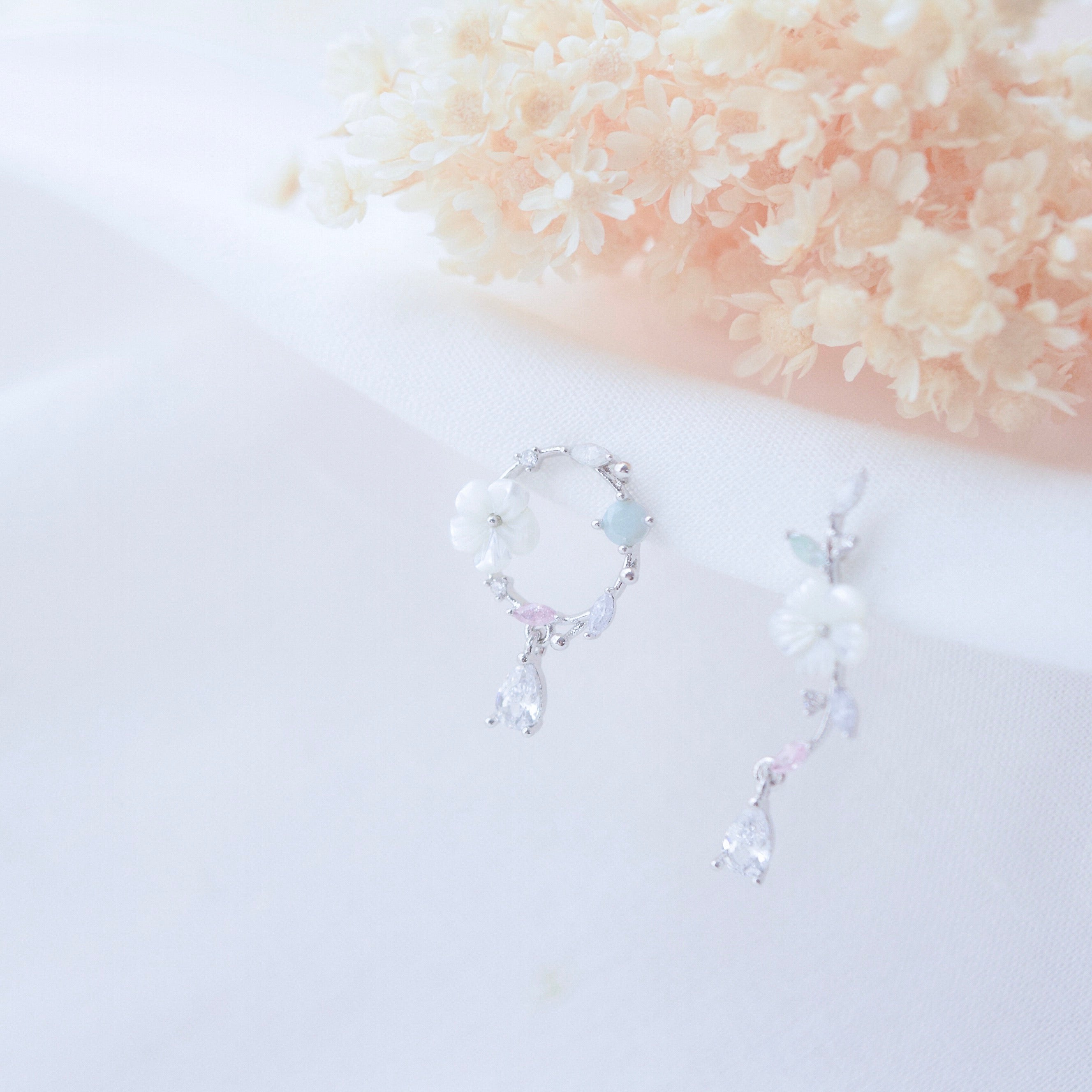 korean earrings bracelet jewellery Malaysia necklace korean jewellery rings earrings malaysia korean style earrings malaysia jewellery jewelry jewellery accessories hypoallergenic earrings ear cuff huggies silver necklace made in korea jewelry fashion jewellery malaysia earrings online shop malaysia Gift idea Gift for her Made in Korea Cubic Zirconia 925 Sterling Silver No Piercing Jewelry Dainty Minimalist Bestie anting subang clip on 925 silver gf gift local Dainty Daily wear Gift Set aurelia atelier