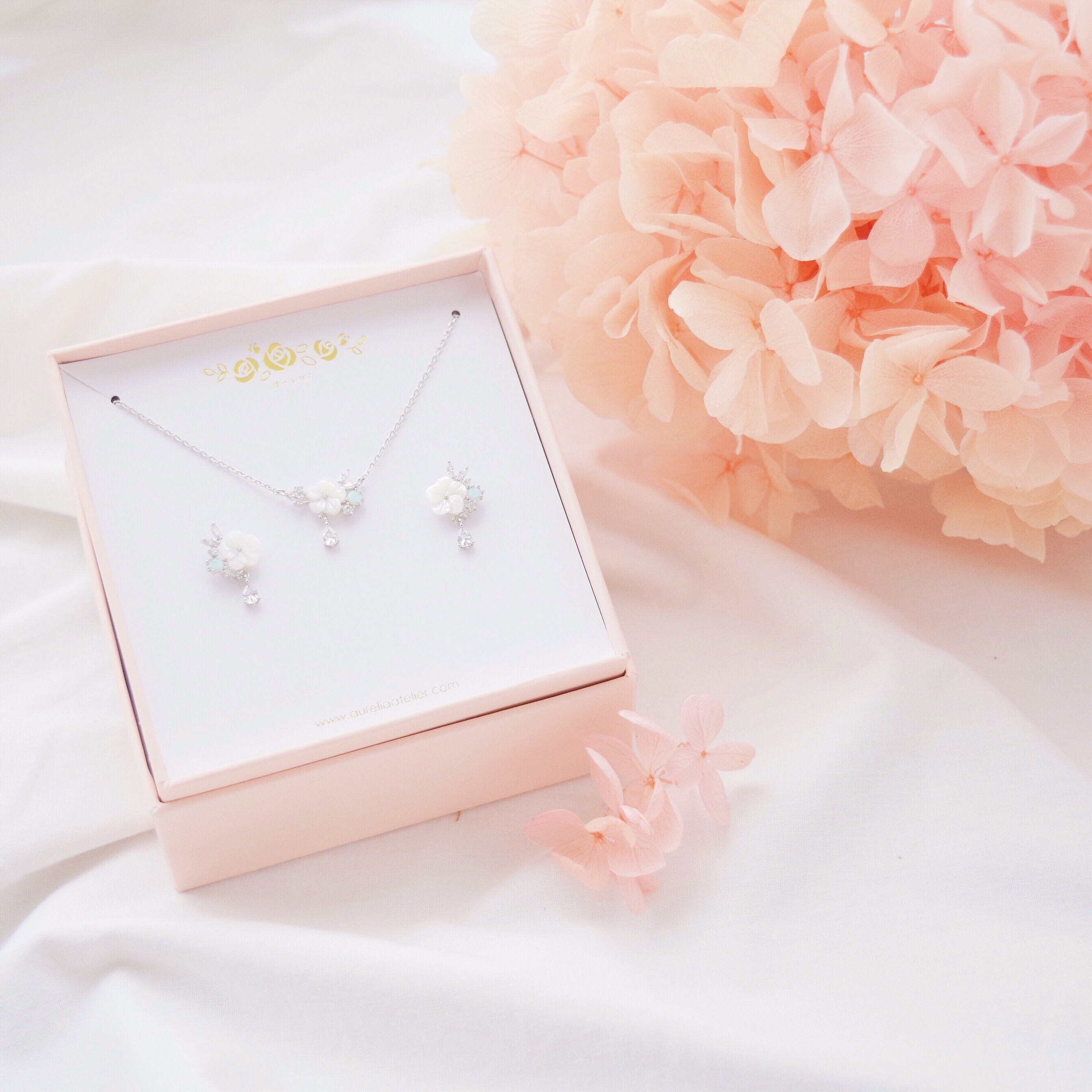 korean earrings bracelet jewellery Malaysia necklace korean jewellery rings earrings malaysia korean style earrings malaysia jewellery jewelry jewellery accessories hypoallergenic earrings ear cuff huggies silver necklace made in korea jewelry fashion jewellery malaysia earrings online shop malaysia Gift idea Gift for her Made in Korea Cubic Zirconia 925 Sterling Silver No Piercing Jewelry Dainty Minimalist Bestie anting subang clip on 925 silver gf gift local Dainty Daily wear Gift Set aurelia atelier